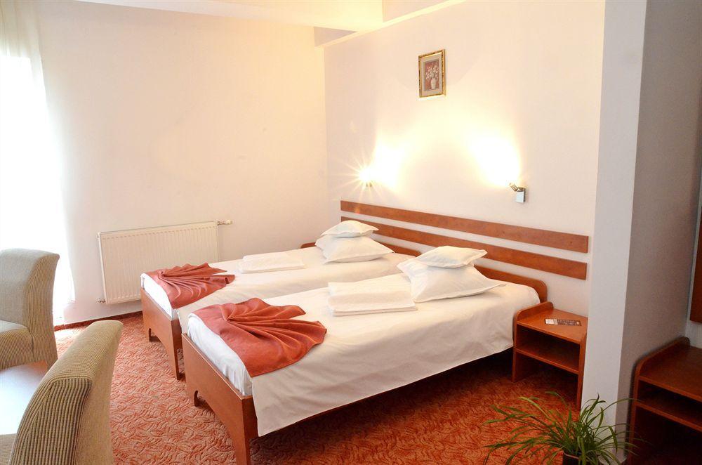 Hotel Alexis Клуж-Напока Экстерьер фото